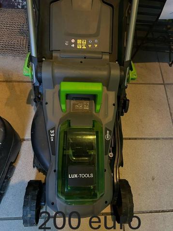 tondeuse a gazon a batterie + 2 batterie  beschikbaar voor biedingen