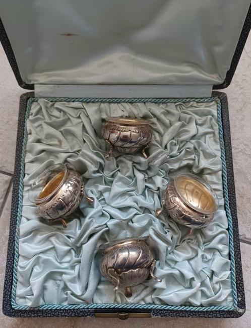 Zoutvaatjes, zilveren zoutvaatjes. Minerve. 19e postzegel. P, Antiek en Kunst, Antiek | Zilver en Goud, Goud, Zilver, Ophalen of Verzenden