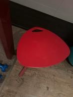 Mooi rood tafeltje, hoogte verstelbaar, Ophalen, Zo goed als nieuw