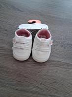 Primark witte sneakers 17 - 3/6 maand, Enfants & Bébés, Vêtements de bébé | Chaussures & Chaussettes, Neuf, Enlèvement ou Envoi