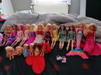 14 barbies de la marque + 6 bébés + accessoires, Kinderen en Baby's, Ophalen of Verzenden, Zo goed als nieuw