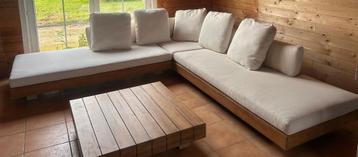 lounge beschikbaar voor biedingen