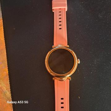 Smartwatch amper gedragen werkt perfect beschikbaar voor biedingen