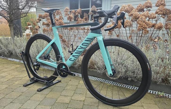 Canyon Aeroad CF SLX 7 Sram Rival AXS + Carbon roues, Vélos & Vélomoteurs, Vélos | Vélos de course, Comme neuf, Carbone, 53 à 57 cm