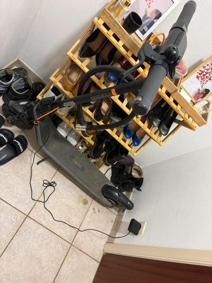 Ninebot e2 plus estep, Fietsen en Brommers, Steps, Zo goed als nieuw, Ophalen