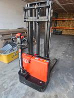 Electrische stapelaar met 10uur op de teller, Zakelijke goederen, Machines en Bouw | Heftrucks en Intern transport, Ophalen of Verzenden