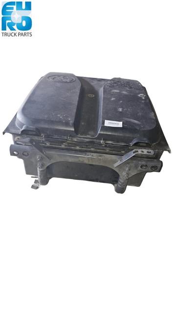DAF XF 106 BATTERY BOX + COVER BETWEEN THE CHASSIS USED beschikbaar voor biedingen