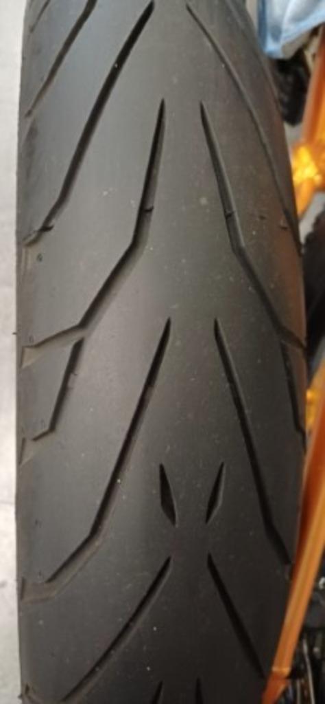 pneu avant moto 120/70zr18 Pirelli Angel Gran Tourismo nouve, Motos, Accessoires | Produits d'entretien, Enlèvement