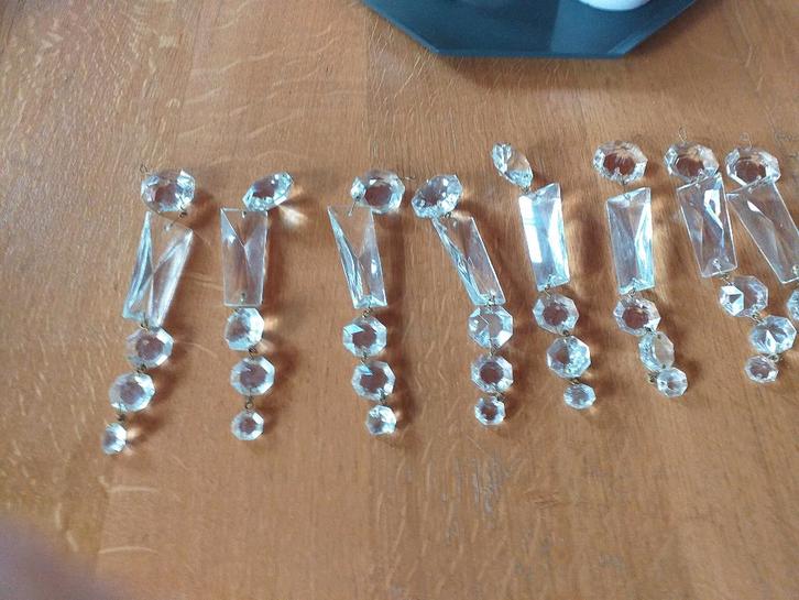 Diverse druppels en kwastjes voor kroonluchters en schansen, Huis en Inrichting, Lampen | Kroonluchters, Gebruikt, Glas, Ophalen of Verzenden