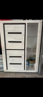 Vitrinekast, Ophalen