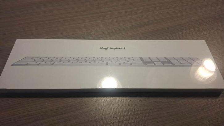 Apple MQ052F/A Magic Keyboard NIEUW, Computers en Software, Toetsenborden, Azerty, Draadloos, Ophalen of Verzenden