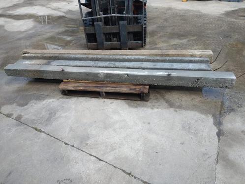 beton palen diverse lengtes, Doe-het-zelf en Bouw, Overige Doe-Het-Zelf en Bouw, Zo goed als nieuw, Ophalen