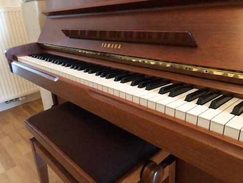 Piano Yamaha M1C !, Muziek en Instrumenten, Piano's, Zo goed als nieuw, Piano, Ophalen