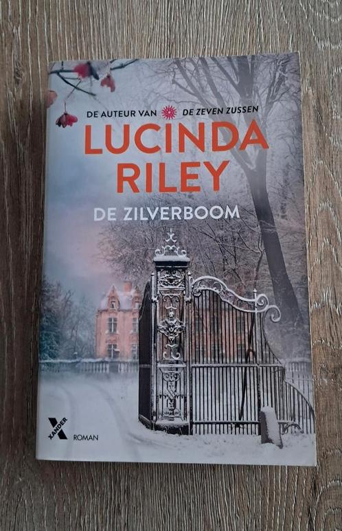 Boek 'De zilverboom' van Lucinda Riley., Boeken, Romans, Zo goed als nieuw, Ophalen of Verzenden