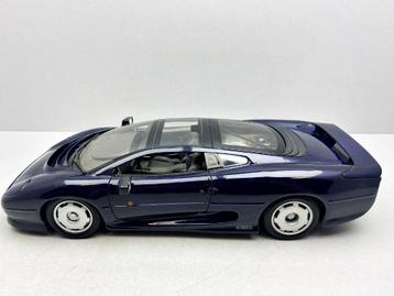 JAGUAR XJ220 Blue 1992 Big Scale 1/12 MAISTO Prestige Neuve beschikbaar voor biedingen