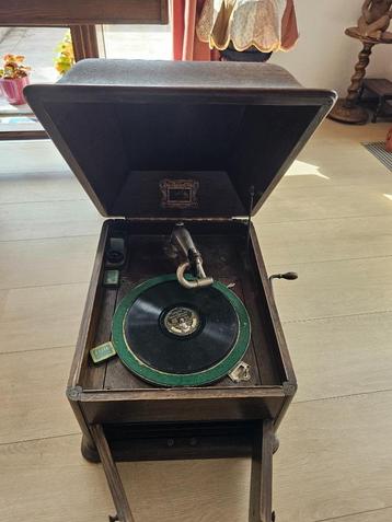 Antieke HMV grammofoon – “His Master’s Voice” – ca. 1927 beschikbaar voor biedingen