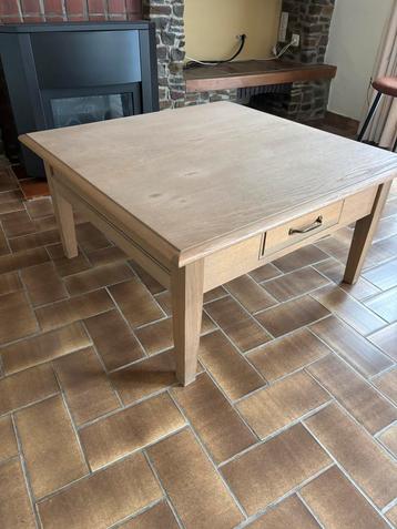 Salontafel beschikbaar voor biedingen