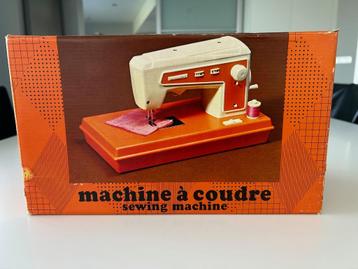 speelgoed naaimachine vintage beschikbaar voor biedingen