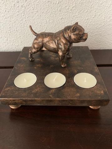 Buldog op gedenk plateau in de kleuren brons, zilver, zwart beschikbaar voor biedingen