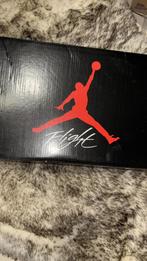 Jordan 4 Retro Red Thunder, Kleding | Heren, Schoenen, Zwart, Nieuw, Ophalen of Verzenden, Sneakers