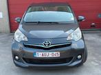 Toyota Verso-S 1.33i Airco/Camera uit 2011, Auto's, Toyota, Voorwielaandrijving, Euro 5, Zwart, 4 cilinders