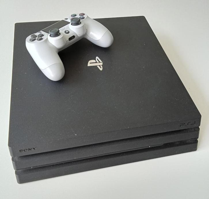PS4 PRO / Games / controller, Games en Spelcomputers, Spelcomputers | Sony PlayStation 4, Gebruikt, Pro, 1 TB, Met 1 controller