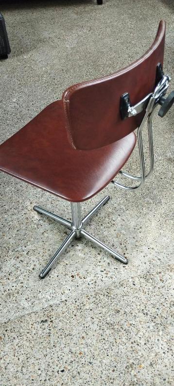 vintage bureaustoel jaren 70 beschikbaar voor biedingen