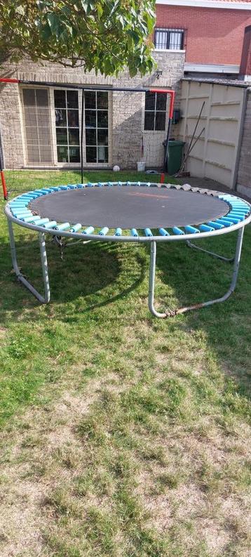 trampoline beschikbaar voor biedingen
