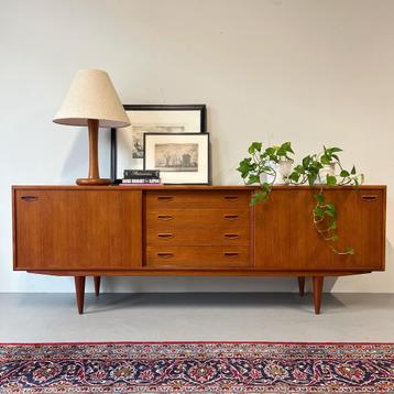 Vintage dressoir, sideboard •Clausen & Søn, Silkeborg• beschikbaar voor biedingen
