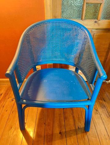 Chaise bleue - rotin