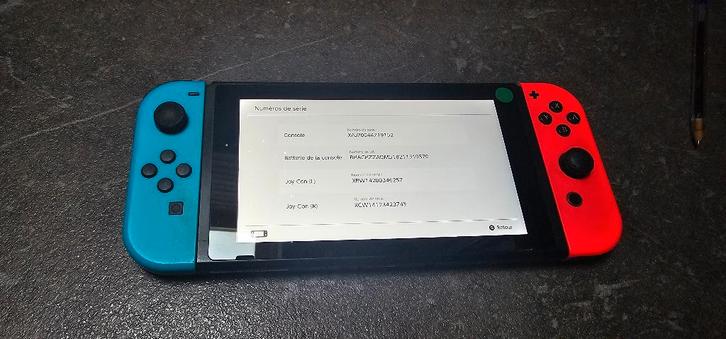Nintendo Switch néon 9152, Consoles de jeu & Jeux vidéo, Consoles de jeu | Nintendo Switch, Utilisé, Enlèvement ou Envoi