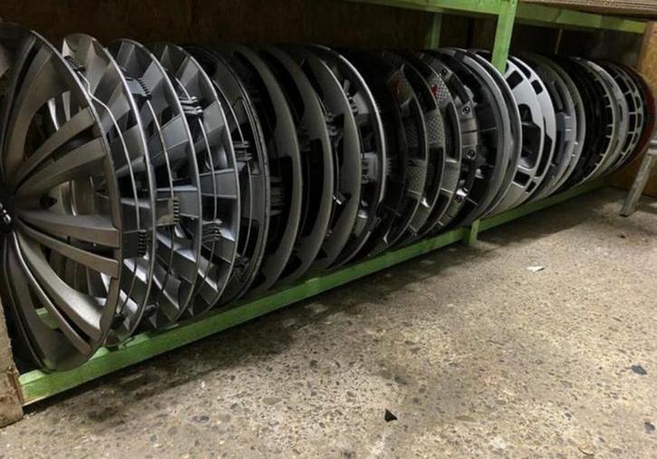 Diverse universele wieldoppen 13,14,15,16,17", Auto diversen, Wieldoppen, Gebruikt