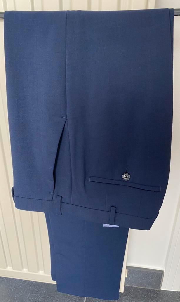 DIGEL donkerblauw herenkostuum met 2 broeken, Kleding | Heren, Kostuums en vesten, Zo goed als nieuw, Maat 52/54 (L), Blauw, Ophalen of Verzenden