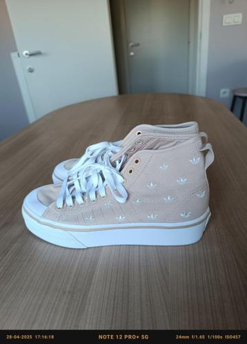 Beige sneakers Adidas, maat 42 2/3 beschikbaar voor biedingen
