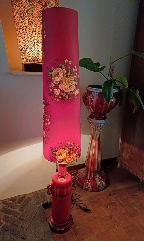 Grand lampadaire design vintage - céramique émaillée, Antiquités & Art, Antiquités | Éclairage, Enlèvement ou Envoi