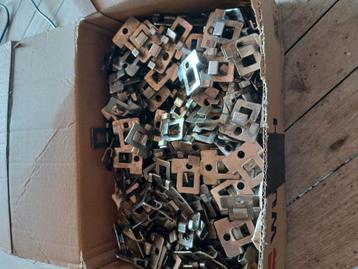 200 B-fix clips  beschikbaar voor biedingen