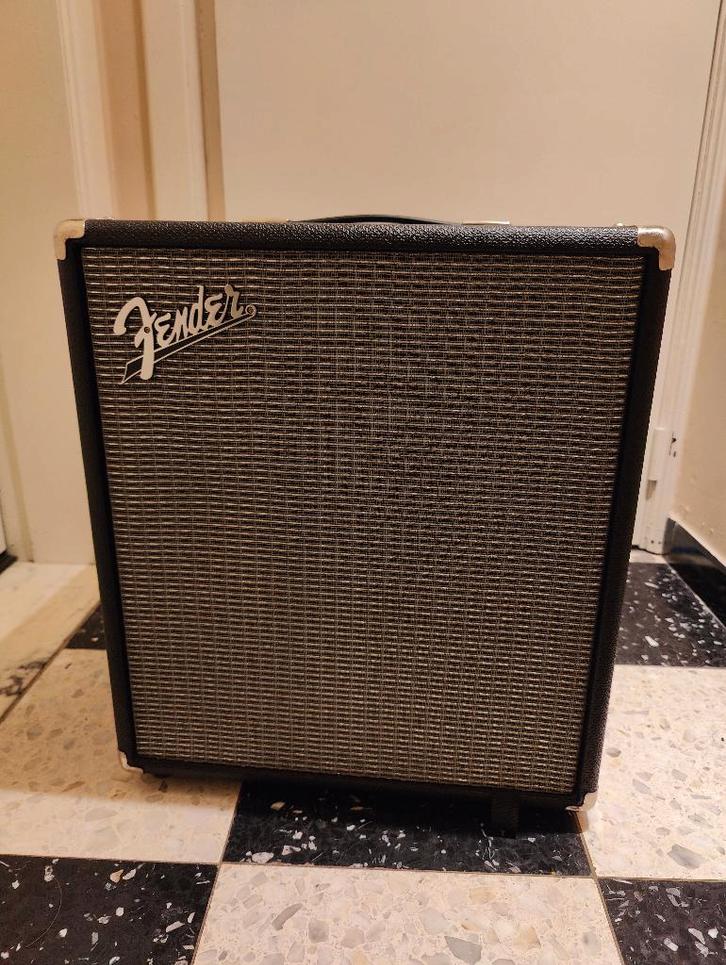 Fender Rumble 100 V3, Muziek en Instrumenten, Versterkers | Bas en Gitaar, Nieuw, Basgitaar, 100 watt of meer, Ophalen