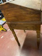 Antieken bureau, Ophalen