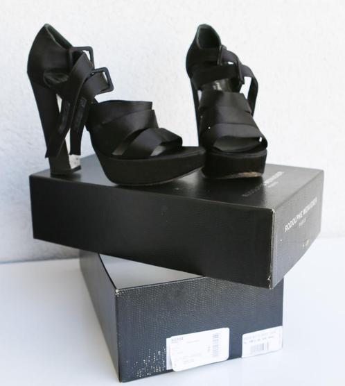 Prachtige open schoenen van Rodolphe Menudier 38.5, Kleding | Dames, Schoenen, Zo goed als nieuw, Schoenen met hoge hakken, Zwart