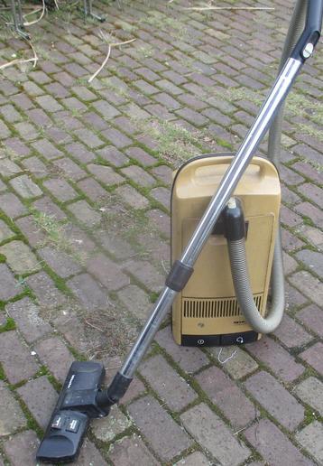 Prima Retro Stofzuiger van Miele beschikbaar voor biedingen