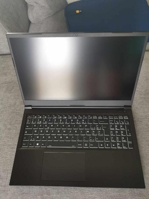 Medion Erazer Crawler + laptopsleeve (Met 6 maand garantie), Computers en Software, Windows Laptops, Zo goed als nieuw, 15 inch