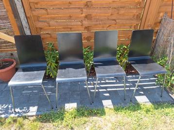 Stoelen beschikbaar voor biedingen