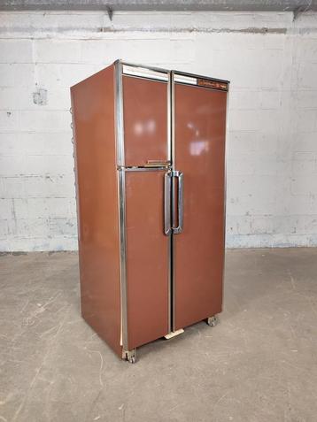 Vintage Amerikaanse koelkast 'The Kelvinator' beschikbaar voor biedingen