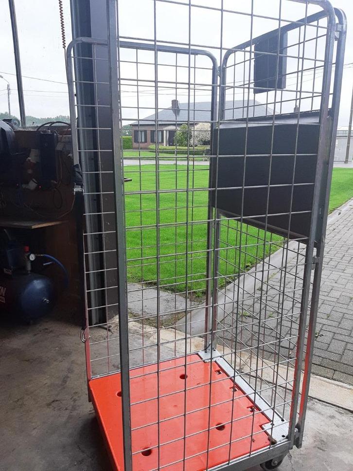 Conteneurs sur roulettes +/- 20 pièces, Articles professionnels, Aménagement de Bureau & Magasin | Entrepôt, Rayonnage & Stockage