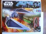 STARWARS ROQUE ONE"TIE STRIKER+IMPERIAL TIE PILOT"UIT 2015, Verzamelen, Ophalen of Verzenden, Nieuw, Actiefiguurtje