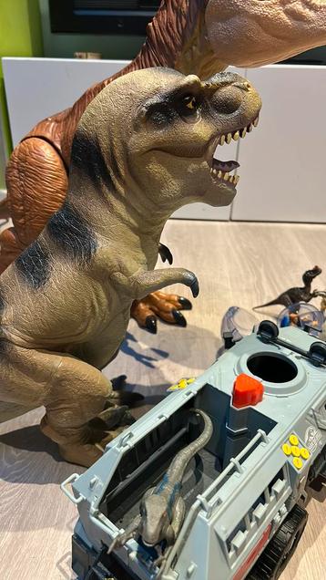 Jurassic World set – Colossal T-Rex 90 cm + accessoires beschikbaar voor biedingen