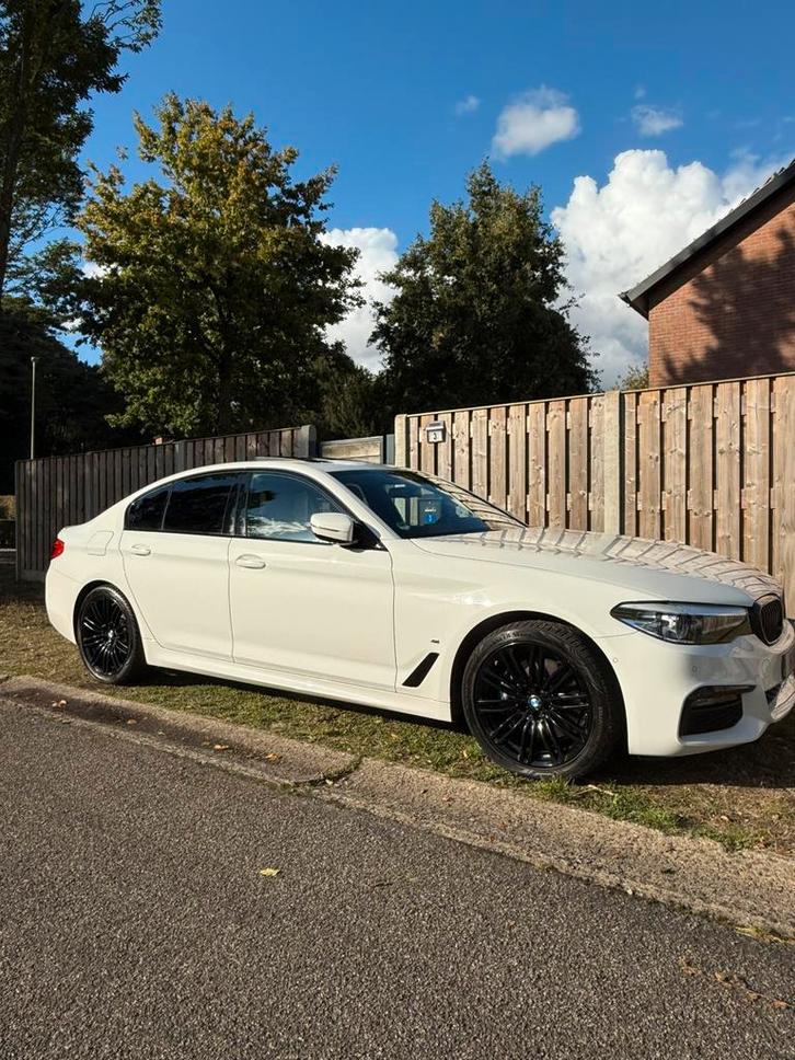 BMW 530e M sport shadowline, Auto's, BMW, Particulier, 5 Reeks, 360° camera, ABS, Achteruitrijcamera, Airbags, Airconditioning