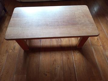 Massief eikenhouten woonkamertafel beschikbaar voor biedingen