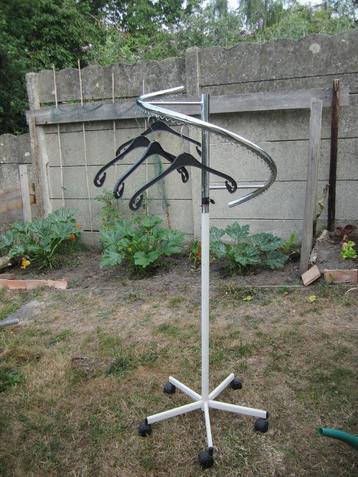 Tringle - portant à vêtements pour brocante beschikbaar voor biedingen