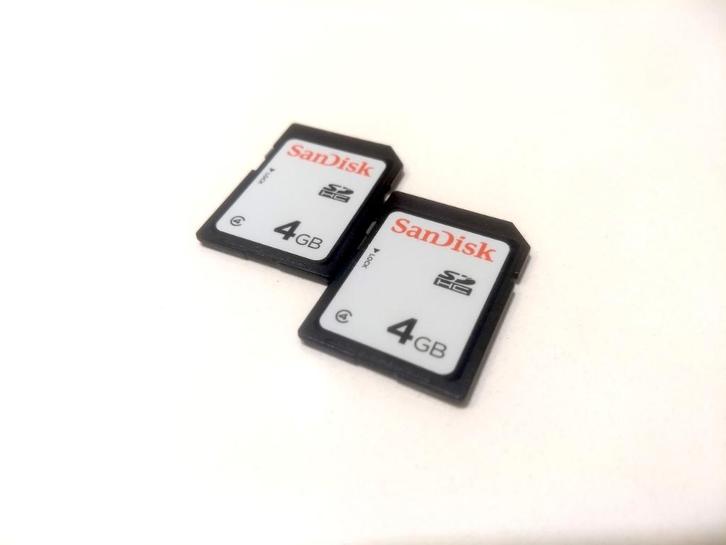 diverse Sandisk sdkaartjes + tas + reader (nieuwstaat), Audio, Tv en Foto, Foto | Geheugenkaarten, Nieuw, SD, 128 GB, Videocamera